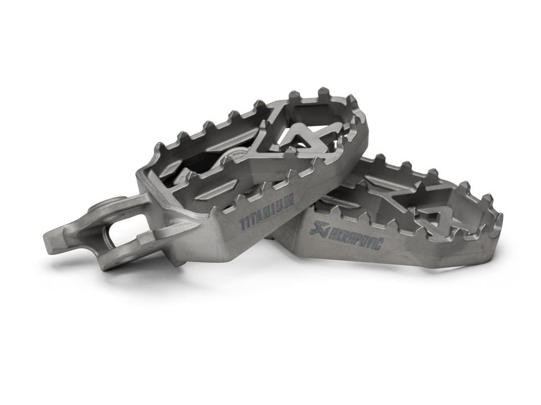 Akrapovic Adventure reposapiésen de Titanio para Honda CRF1000L Africa Twin, CRF1100L Africa Twin, Adventure Sports