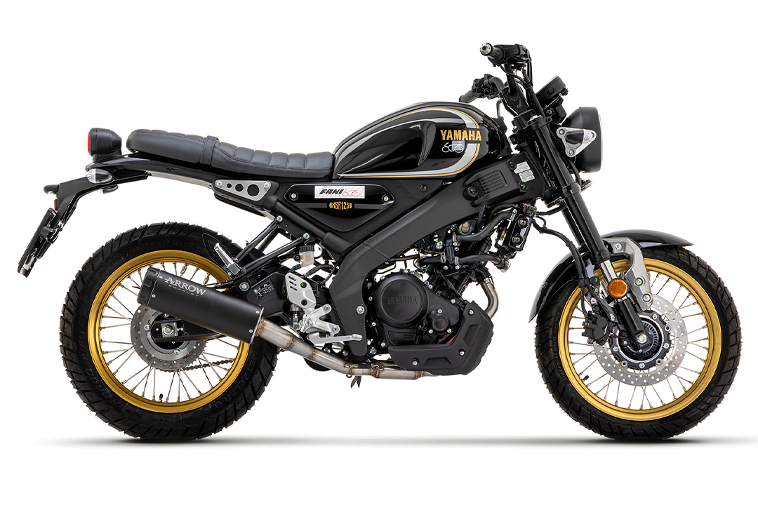 ARROW Escape REBEL DARK Slip-On con tapa final de aluminio para Yamaha XSR 125 año de modelo 2022-