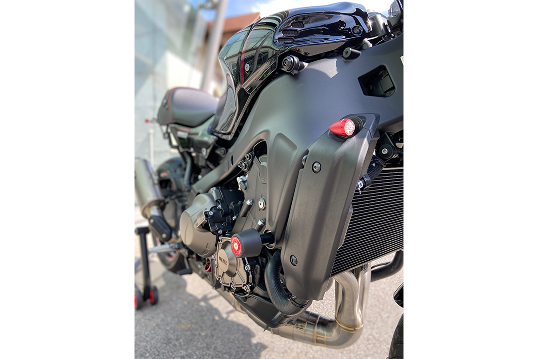 Topes anticaída Barracuda para Yamaha MT-09 año del modelo 2021- / XSR900 año del modelo 2022-