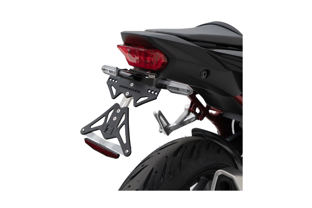 Portamatrículas Barracuda para Honda CB750 Hornet 2023- para usar con los luz de intermitenten originales