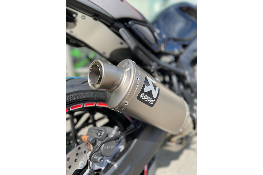 Akrapovic Racing Line (Titanium) sistema de escape para Yamaha XSR 900 a partir del año del modelo 2022-
