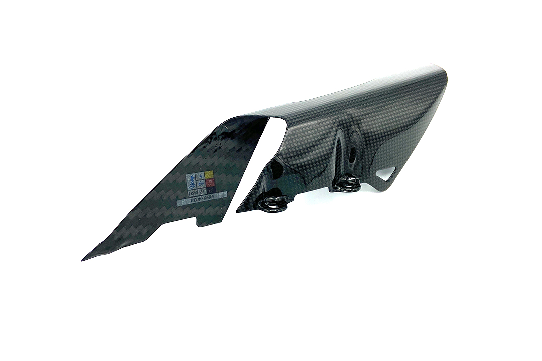 cadenanblatt protección contra el refrigerante Carbono para Ducati Multistrada 1000 DS1000 y DS1000S / Hypermotard 796 / Hypermotard 1100