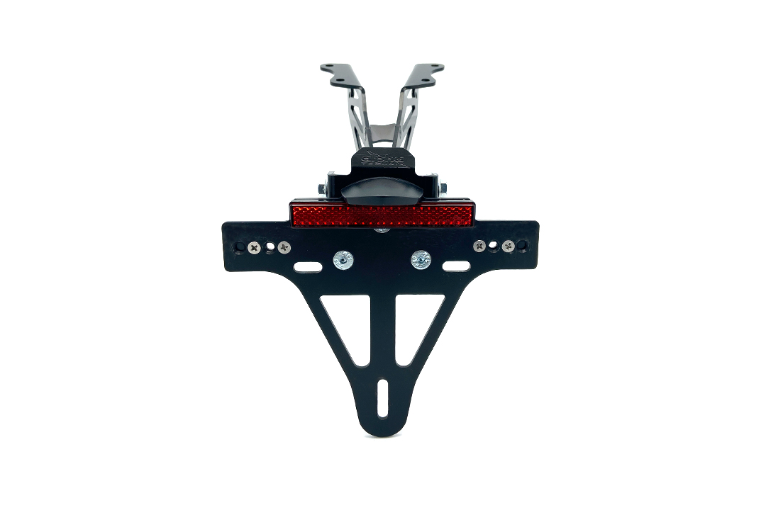 Soporte de matrícula alpha Technik para Yamaha MT09 / Tracer 900, Tipo RN29 / RN43 / RN57 Año del modelo 2015-