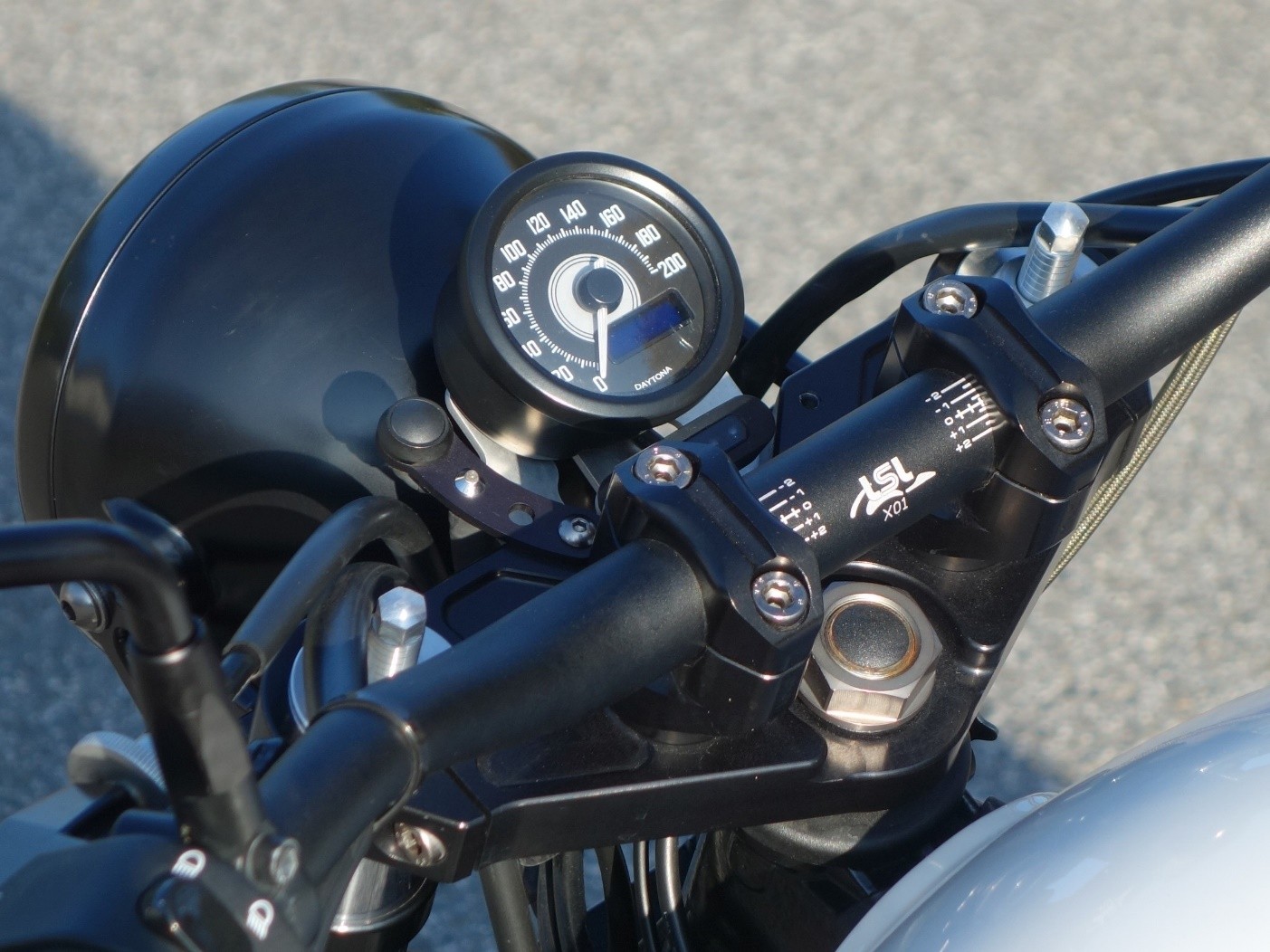 LSL Instrumentenplatte Velona Bonneville/Thruxton GB, schwarz eloxiert