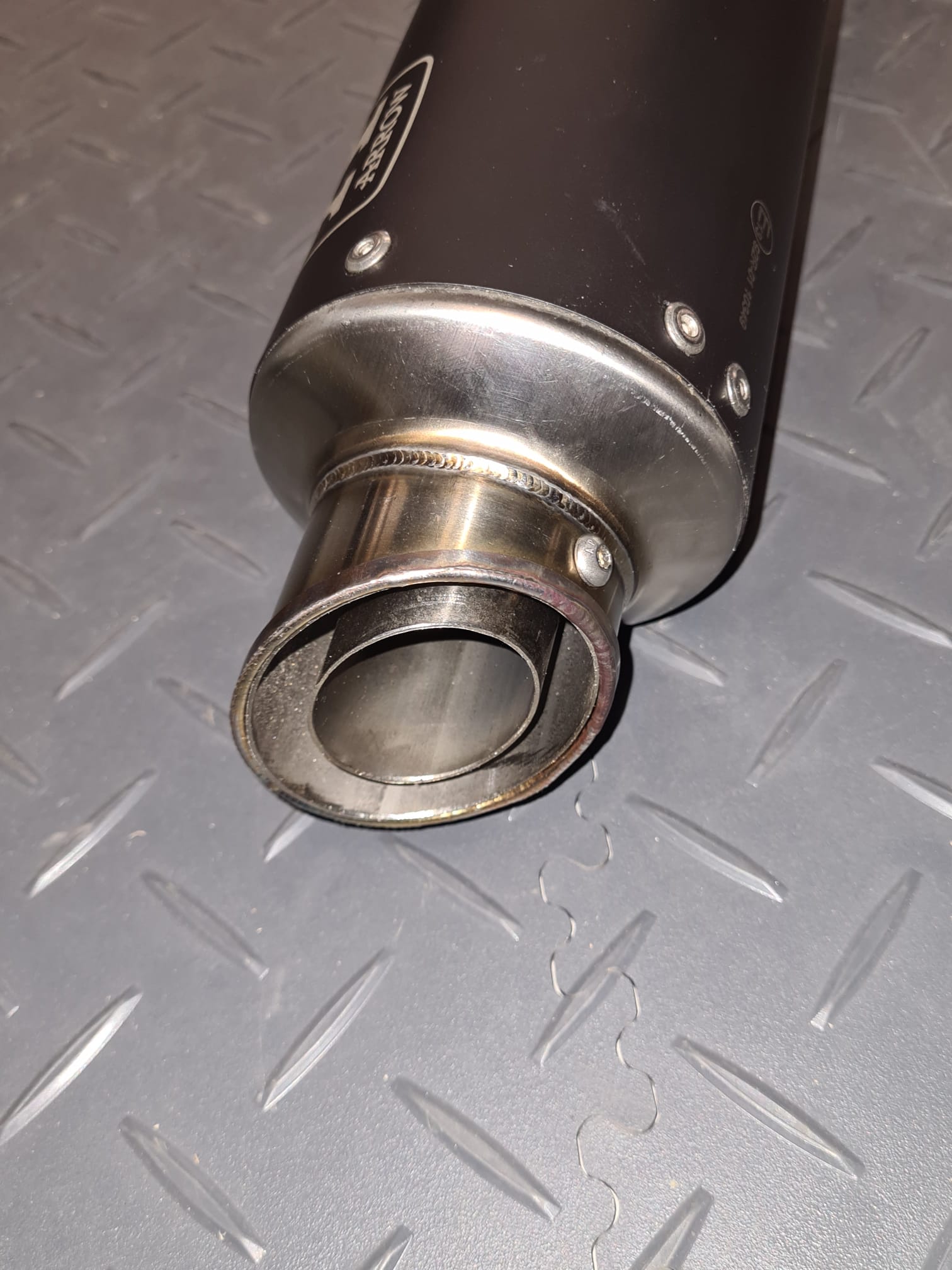 Escape ARROW GP2 para Aprilia Tuono 1100 V4RR Factory 2017- de acero inoxidable