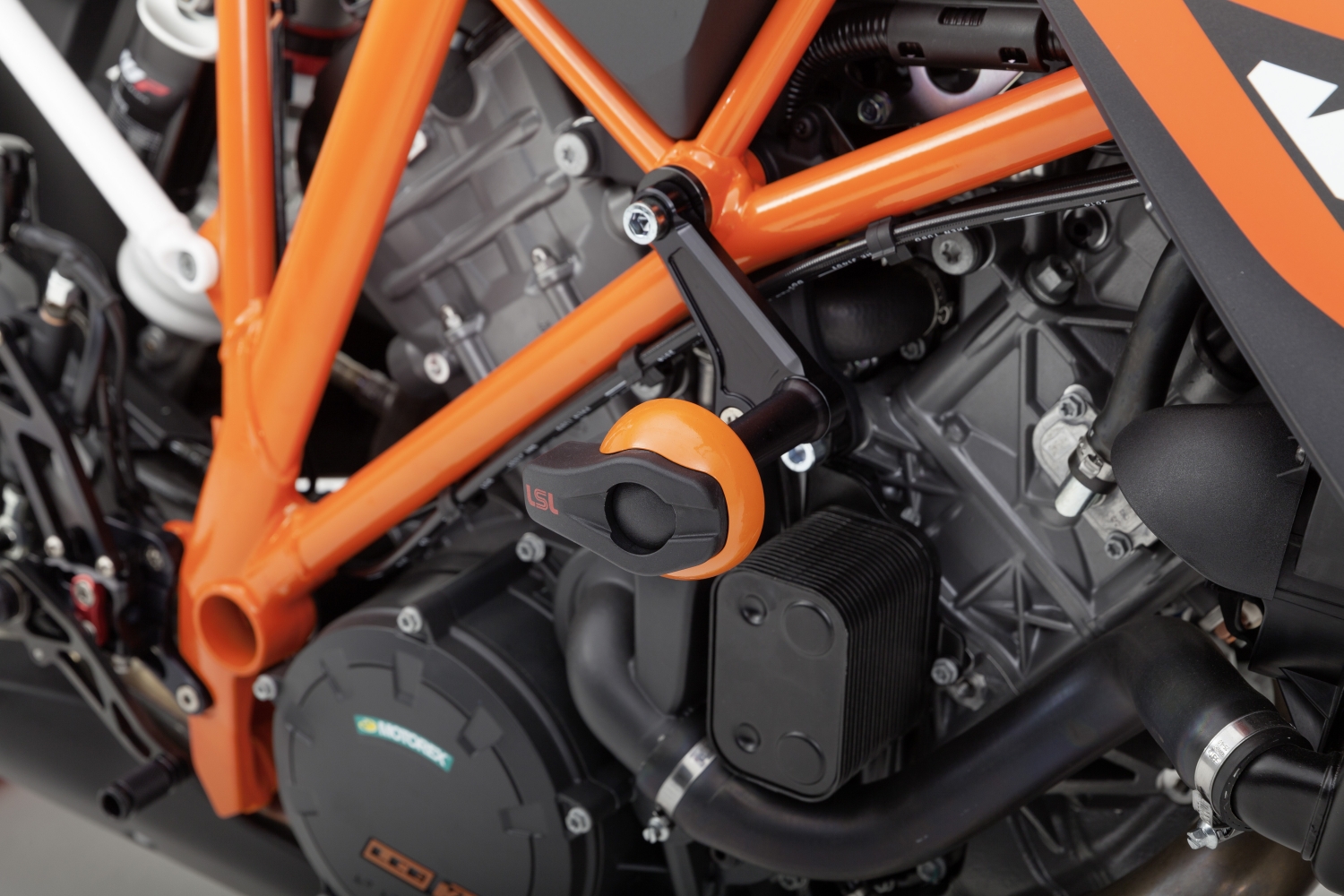 Kit de montaje de protectores anticaída LSL para KTM 1290 Superduke R, negro