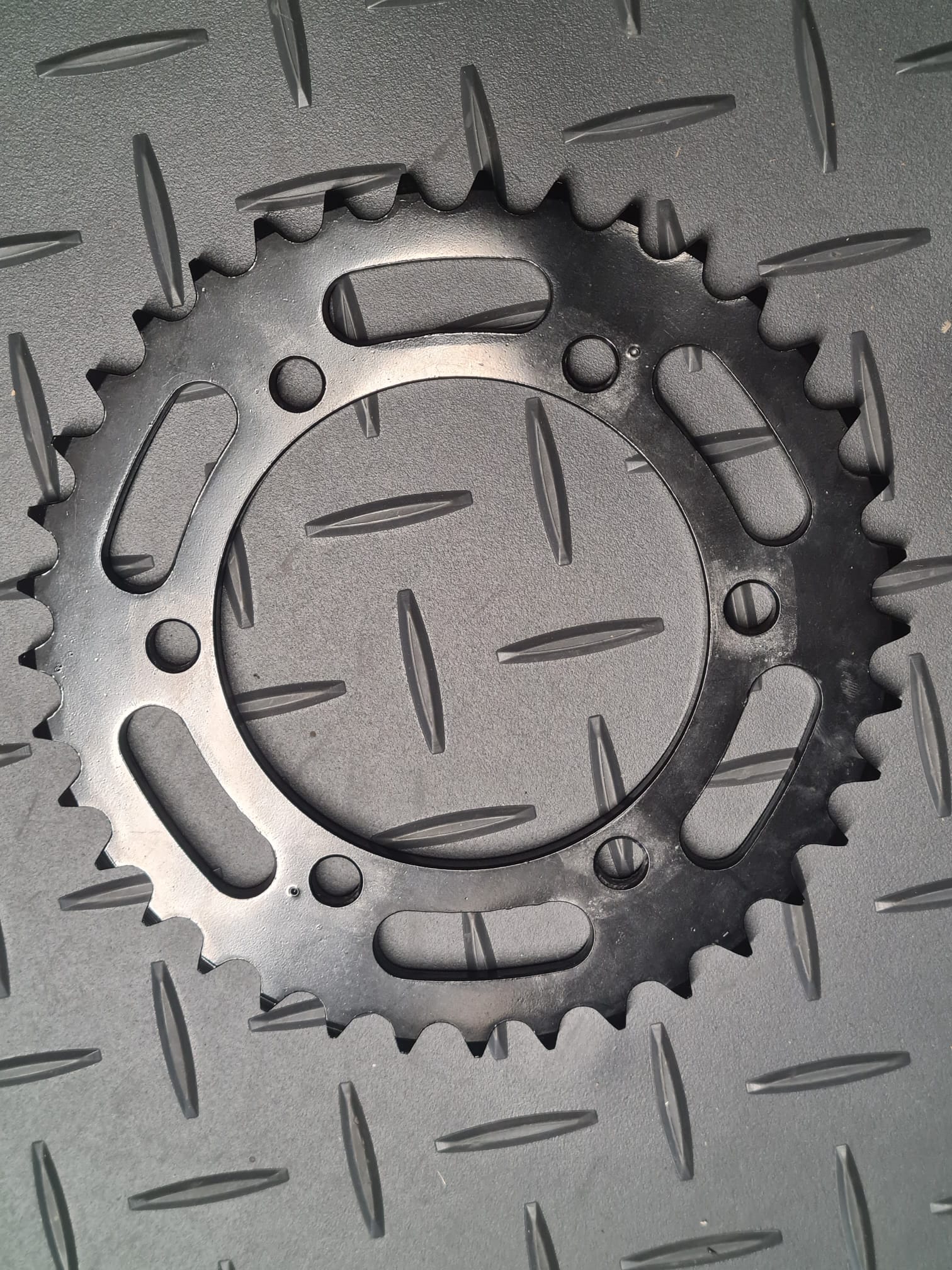 corona de Acero, 37 Dientes, Paso 525