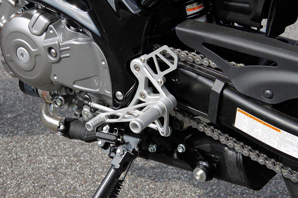Conjunto de reposapiés LSL para Suzuki SFV650 GLADIUS, 2009-2013 sin ABS, negro
