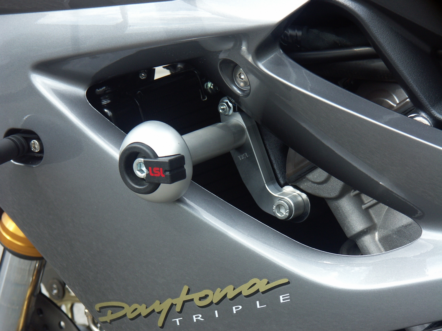 Kit de montaje de protectores anticaída LSL para Triumph Daytona 675, 2006-2012