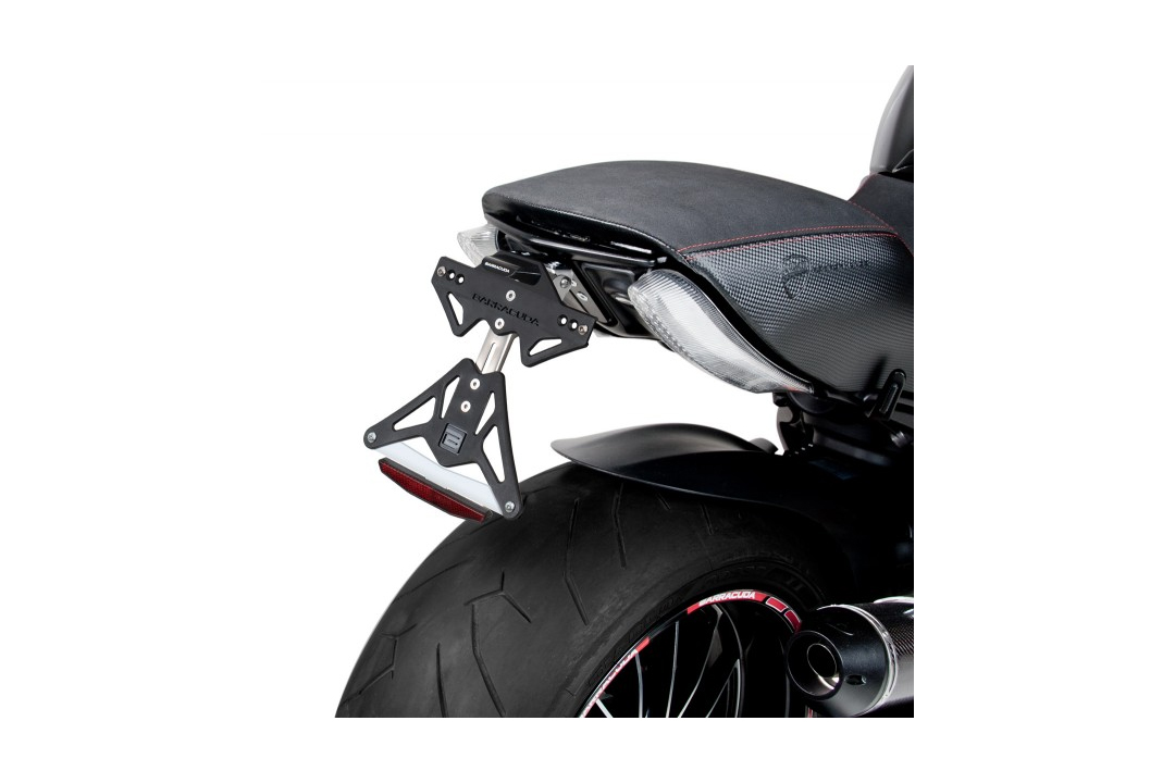 Soporte de matrícula Barracuda para Ducati Diavel 2014 - 2016 y 2017 - 2018