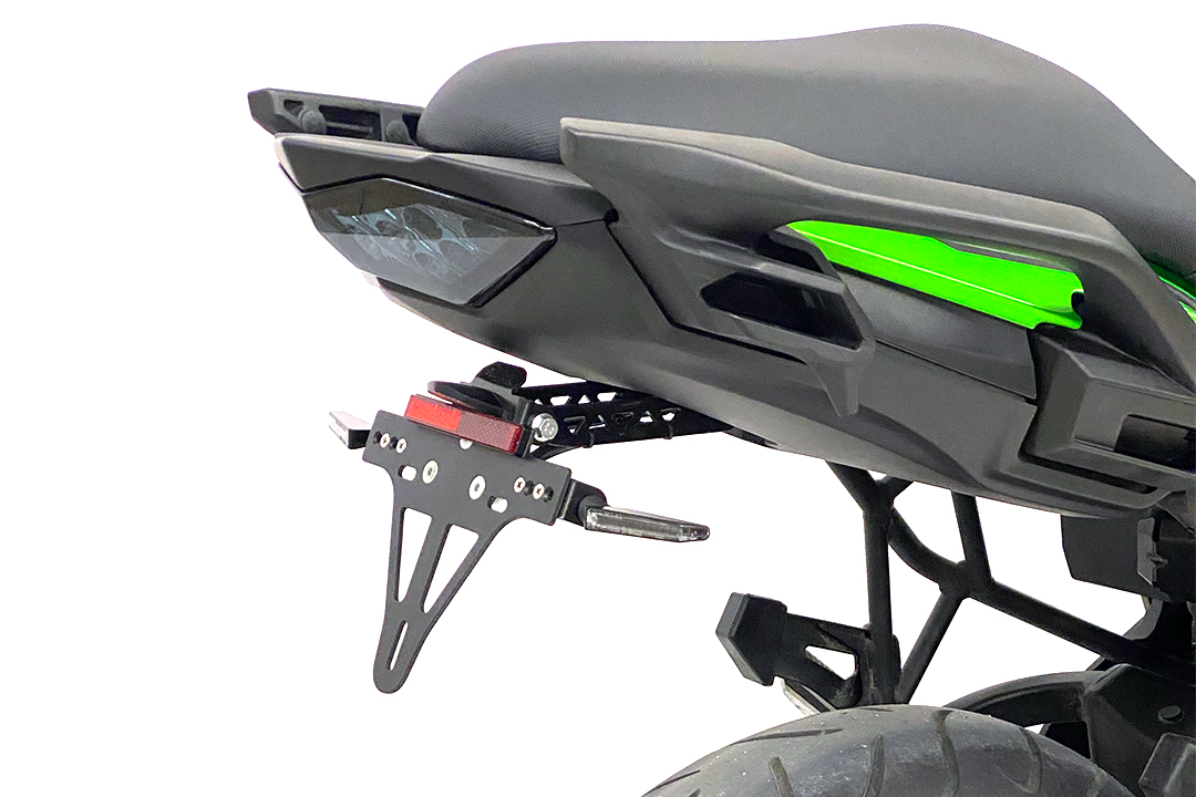 Soporte de matrícula alpha Technik para Kawasaki Versys 650, Tipo LE650E / LE650H / LE650J, a partir del año de modelo 2015-