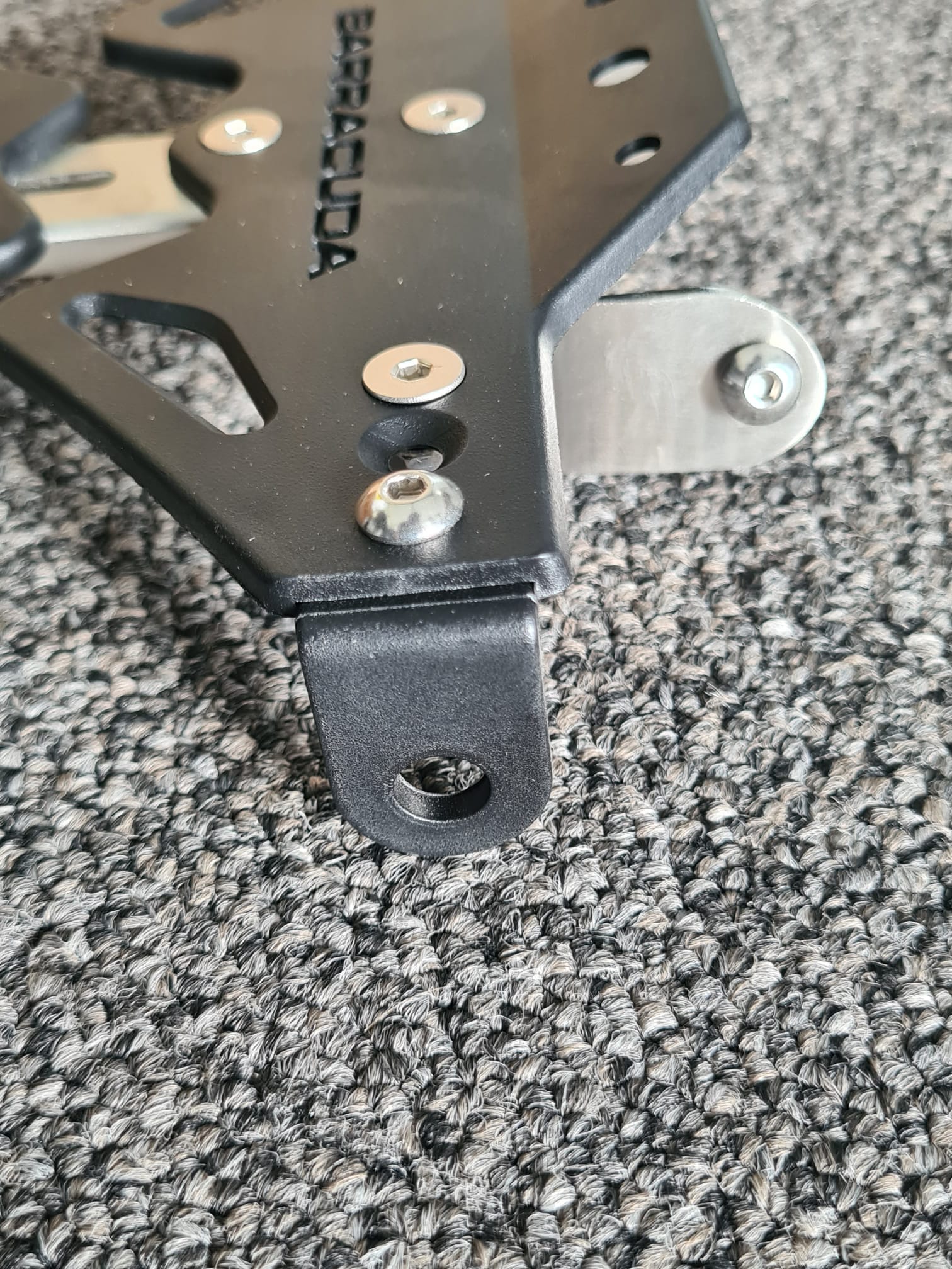 Soporte de Matrícula Barracuda para Suzuki GSR 600