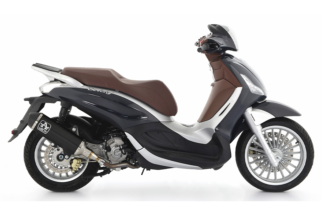 Silenciador ARROW DARK URBAN para Piaggio Beverly 300 HPE 2021-, aluminio negro (Solo con tubo intermedio ARROW)