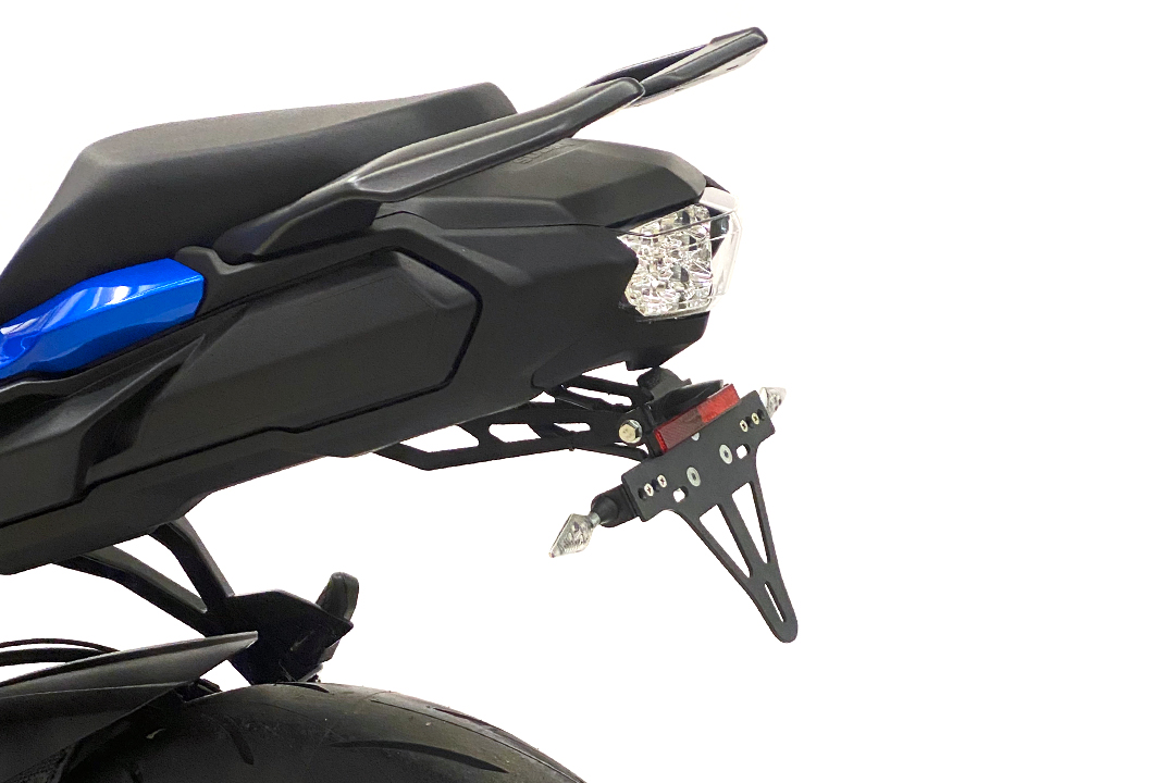 Soporte de matrícula alpha Technik para Suzuki GSX-S1000GT y GSX-S1000GX, Tipo WEK0 / WEK3, Año de modelo 2021-