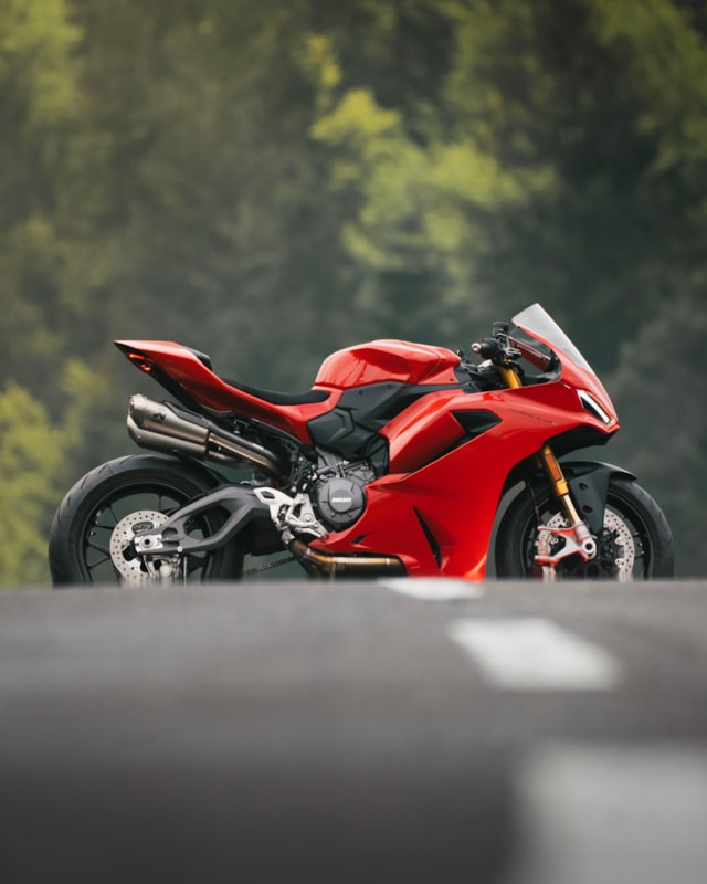 Akrapovic Evolution Line (Titanium) sistema de escape para Ducati Panigale V2, Streetfighter V2, 2025-