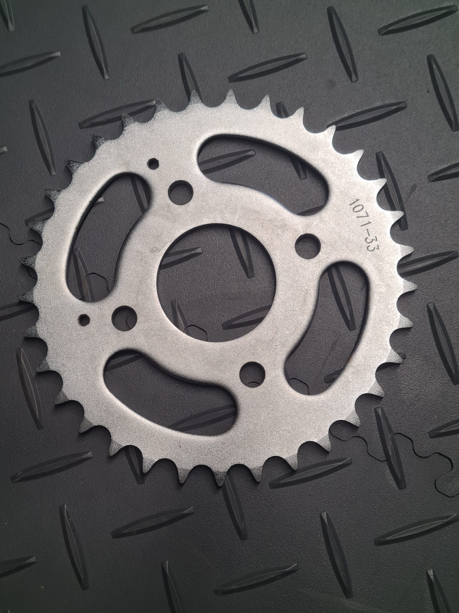 corona de acero, 33 dientes, paso 520